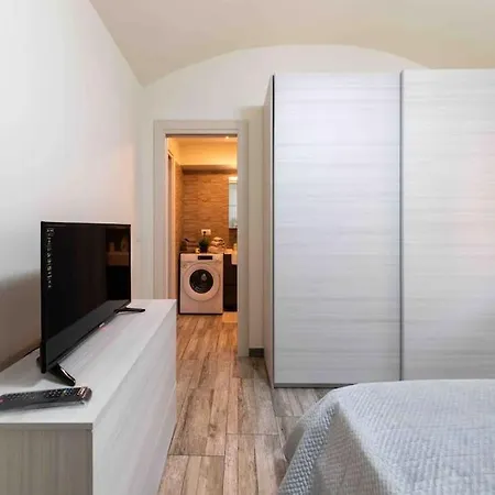 Da Bianca: Un Passo Dalla Reggia Apartment